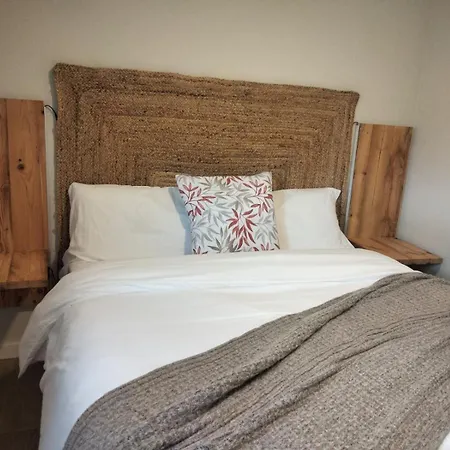 Casa Cantara, 1-patio 2-moreria 3-atico * Tronchon