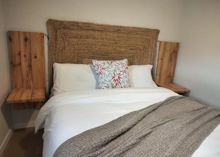 Casa Cantara, 1-patio 2-moreria 3-atico * Tronchon