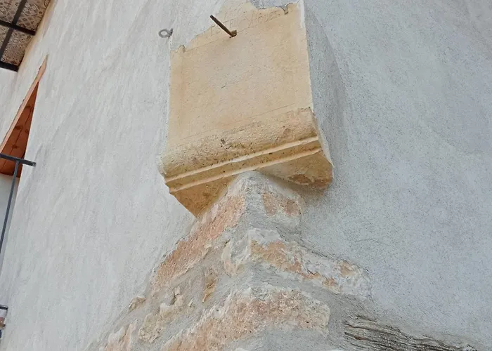 Casa Cantara, 1-patio 2-moreria 3-atico * Tronchon